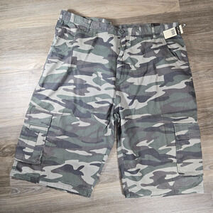 Vintage Y2K FUBU The Collection Cargo Shorts Mens 48 Camo Baggy Hip Hop 15"
